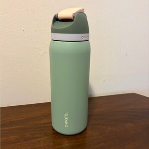 Owala 32 oz. FreeSip Misty Meadow
